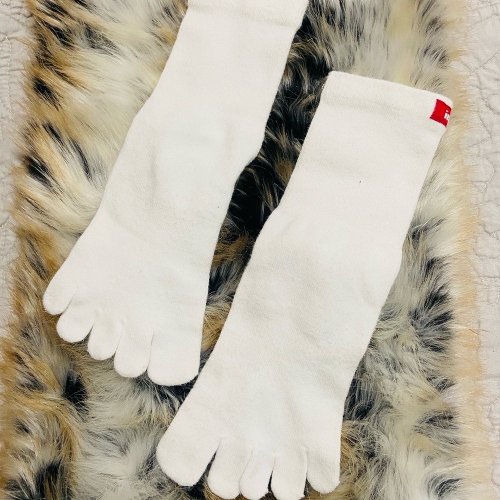 Injinji White Toe Socks